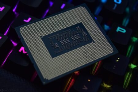 Intel Core i7-12700 12コアAlderLake CPUは、AMD Ryzen 9 5900X12コアとほぼ同じ速度なのに約USD$350と安価?!