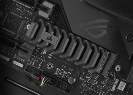 Corsair が次世代 MP700 PCIe Gen 5 M.2 SSD を発表、最大 10,000 MB/秒の読み取り速度
