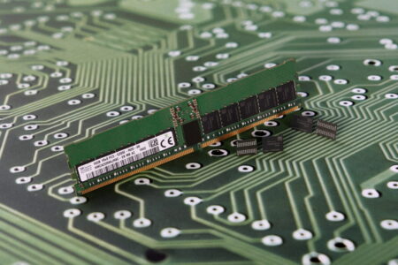 SK Hynix が 96GBと48GB DDR5メモリモジュールを発表、そして、256GB RDIMMも