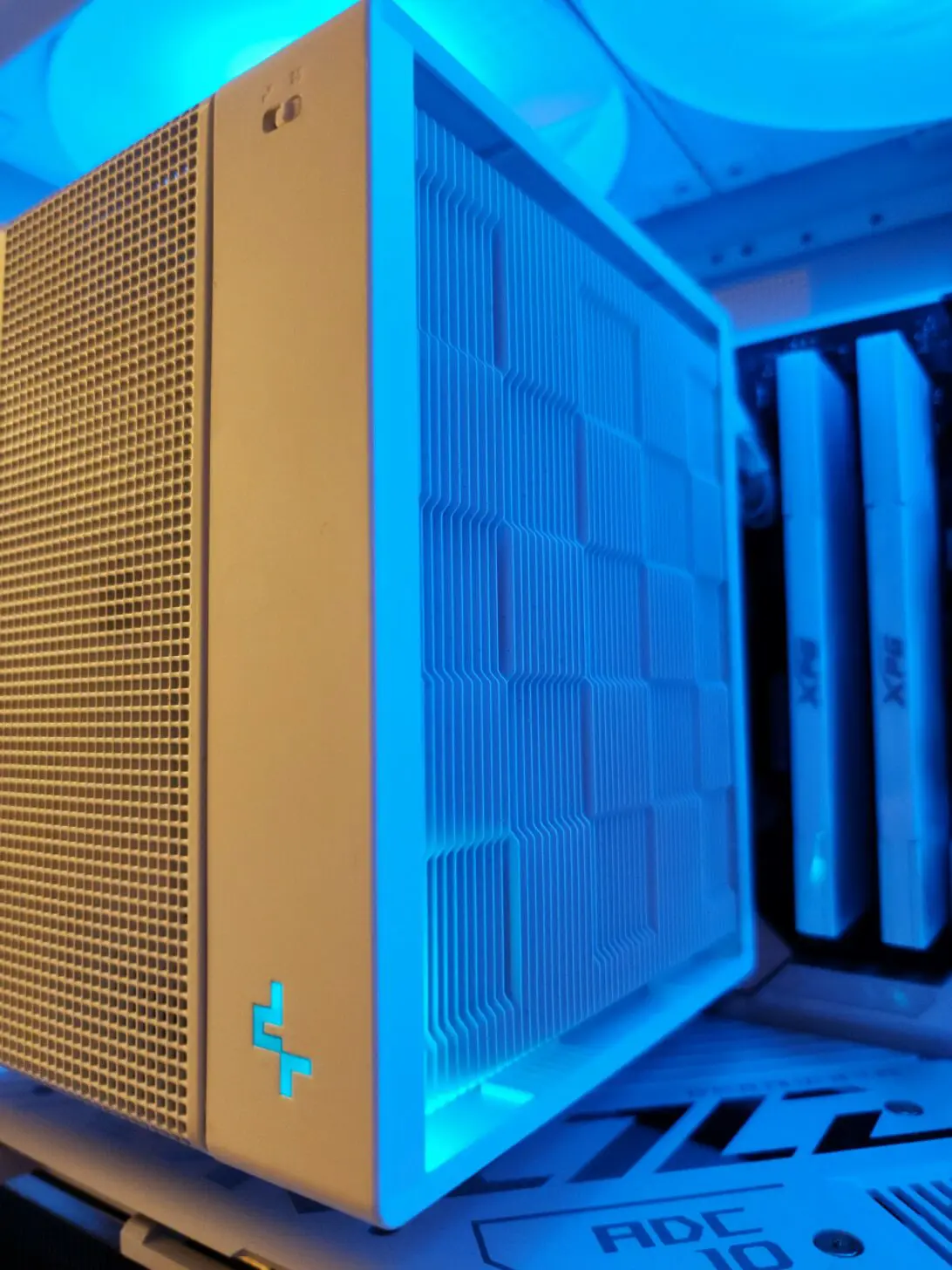 Deepcool は、Assassin IV デュアルタワー ヒートシンク、LT820